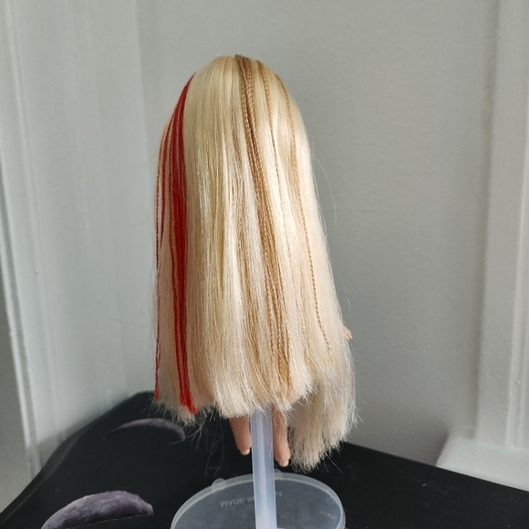 Bratz Tokyo A Go Go Cloe Doll - Picture 4 of 7